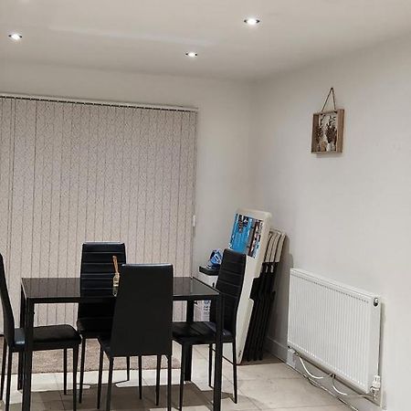 44 Beyers Close Manchester Extérieur photo